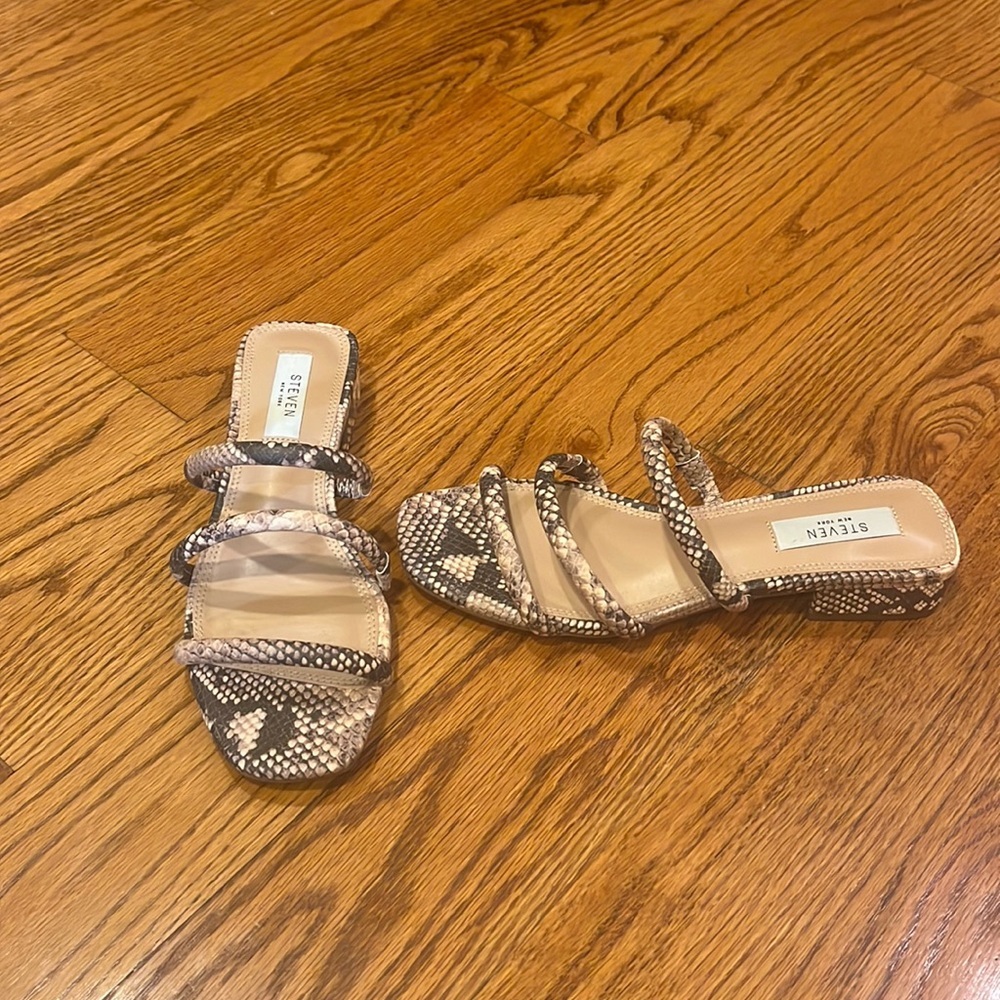Steven Woman’s Snakeskin Heels Size 8.5